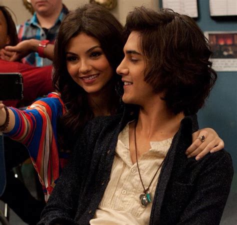 are beck and tori from victorious dating